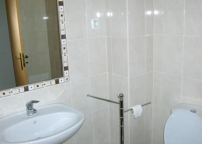 Stunning 1-bed In Olhos De Agua Appartamento