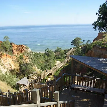 Stunning 1-bed In Olhos De Agua 公寓